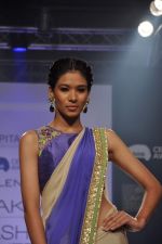 Model walk the ramp for Talent Box Arpita Mehta show at LFW 2013 Day 2 in Grand Haytt, Mumbai on 24th Aug 2013 (16).JPG